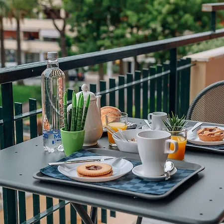 アパート Colors&suites